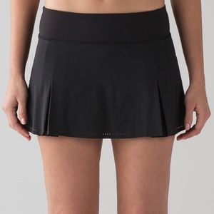Lululemon athletic skirt, NAVY size 4